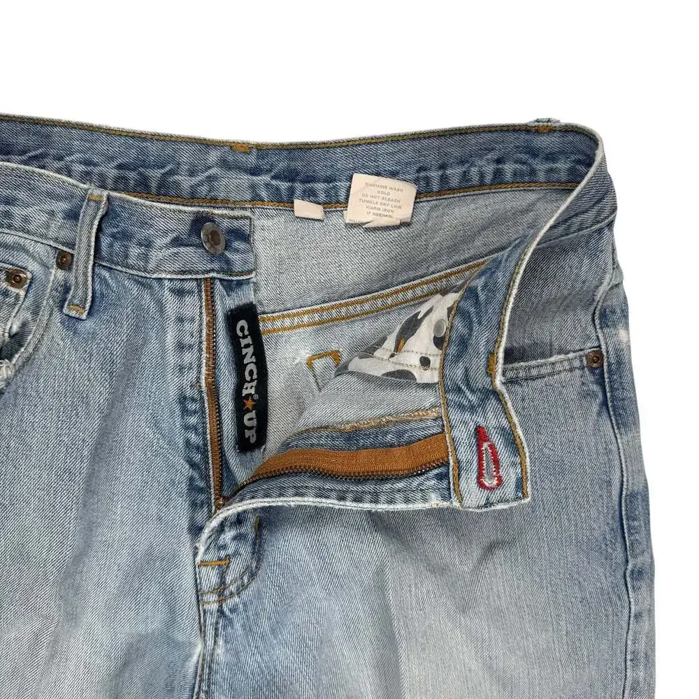 Cinch Light Wash Denim Jeans Size 33x32 Distressed Hem